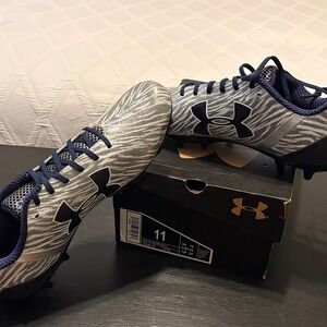 Under Armour Mens Cleats in Gray and Navy
